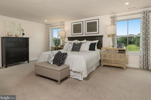 31 Winifred Dr, Hanover PA 17331-9714 exterior