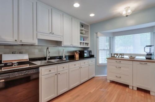 405 Bainbridge Dr, Atlanta GA  30327-4272 exterior