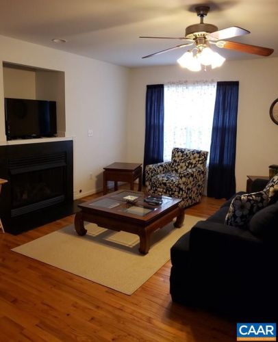 1 Chickasaw Pl, Bybee VA  22963-3163 exterior