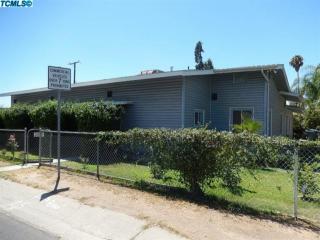 2815 Chinowth St, Visalia, CA 93277-6957