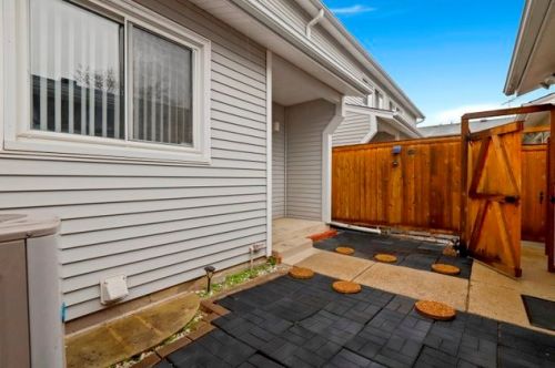 350 Hazelwood Ter, Buffalo Grove, IL 60089-1822