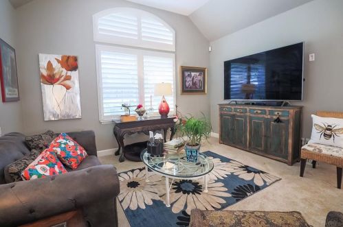 357 Bay Hill Ln, Conroe, TX 77304-1263