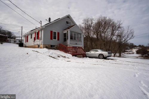 101 Inn Rd, Duncannon, PA 17020-9510