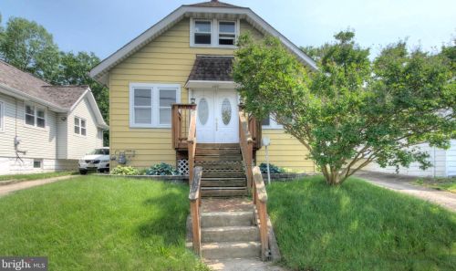22 4th Ave, Runnemede, NJ 08078-1113