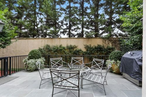 1 Brookhaven Dr, Atlanta GA  30319-3003 exterior
