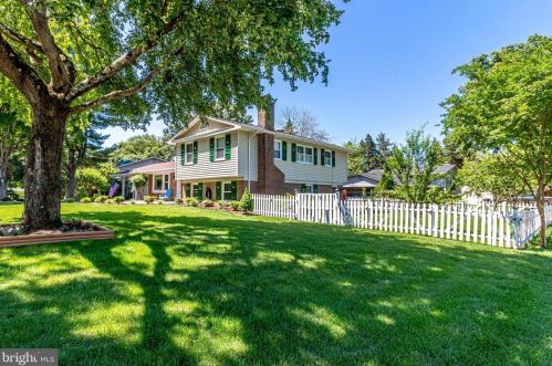 4814 King Richard Dr, Annandale, VA 22003-4254