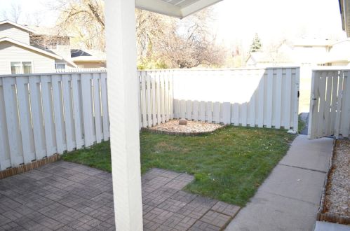 1054 Carmel Ct, Saint Paul MN  55126-5877 exterior