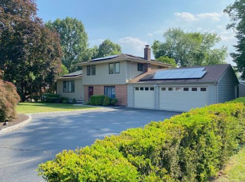 9 Waterbury Rd, Norwalk, CT 06851-6020
