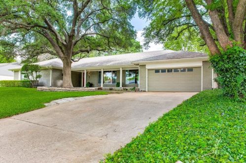 6813 Dwight St, Fort Worth TX  76116-8004 exterior