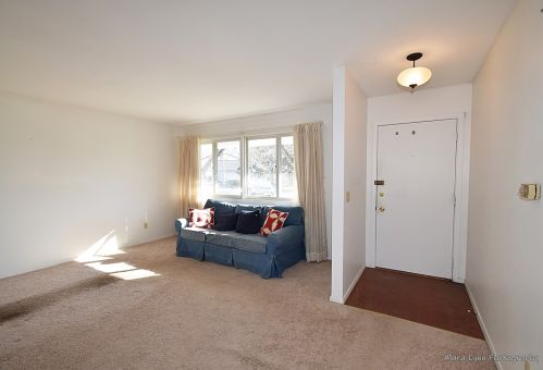 327 Boulder Hill Pass, Oswego, IL 60543-9402