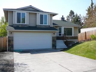 2157 Wl Acres Rd, Bend OR  97701-7697 exterior