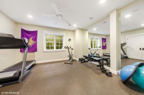 34 Gilbert Ave, Willowbrook IL  60514-1140 exterior