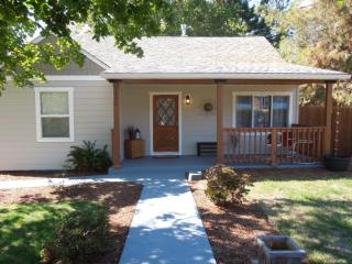 1452 Keasey St, Roseburg OR  97471-1842 exterior