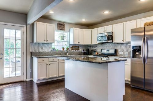 446 Clearfield Dr, Garland TX  75043-3014 exterior