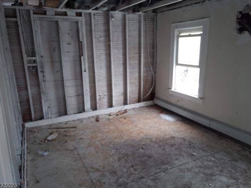 186 Munn Ave, Irvington, NJ 07111-2728