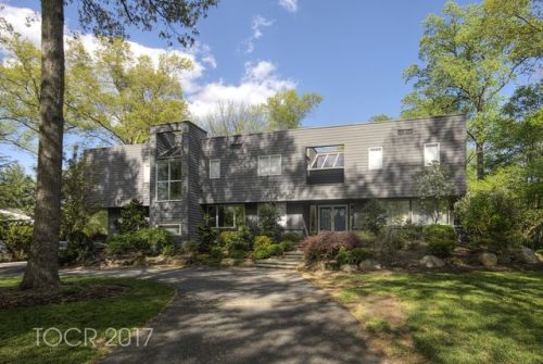 46 Carteret Rd, Allendale, NJ 07401-1850