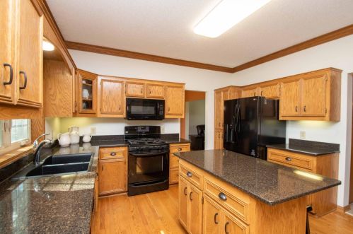 9063 Duckwood Trl, Saint Paul MN  55125-8687 exterior
