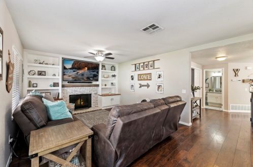 8517 Rosemary Dr, Riverside CA  92508-2921 exterior
