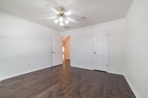 15624 Fisher Is Dr, Austin TX  78717-3833 exterior
