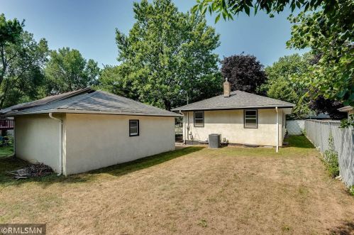 1260 Clarence St, Saint Paul MN  55106-2062 exterior