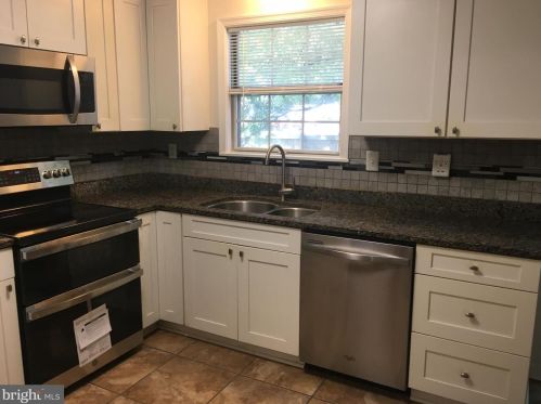 1178 Holly Ave, Shady Side MD 20764-9550 exterior