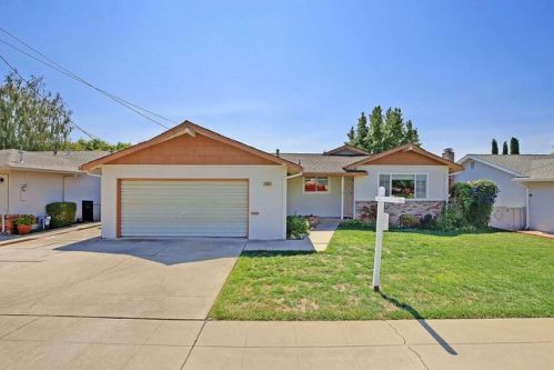 1319 Columbus Ave, Livermore, CA 94550-5526