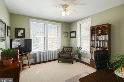 316 Washington Ave, Tavistock NJ 08033-3327 exterior