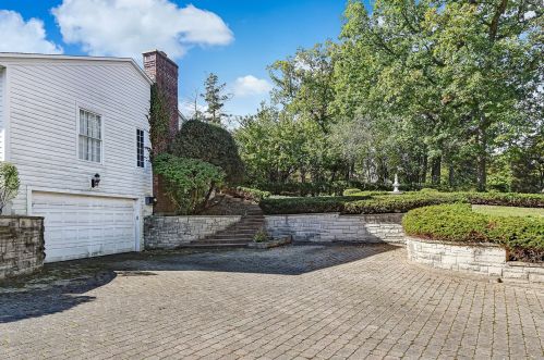 6116 County Line Rd, Willowbrook IL  60527-5719 exterior