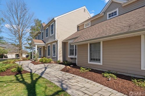 5 Parkview Rd, East Windsor, NJ 08512-2732