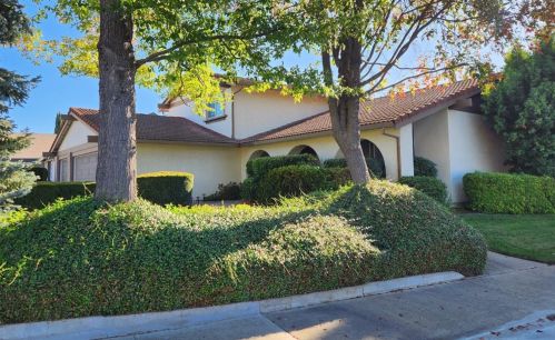 9252 Elk Crest Dr, Elk Grove, CA 95624-2840