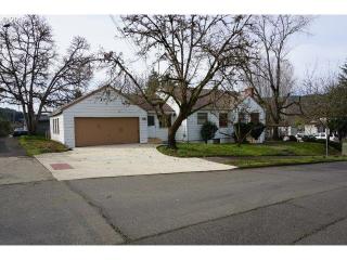 1019 Roberts Ave, Roseburg OR  97470-4270 exterior