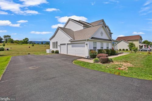 38791 Dutchmans Knoll Dr, Lovettsville, VA 20180-2785