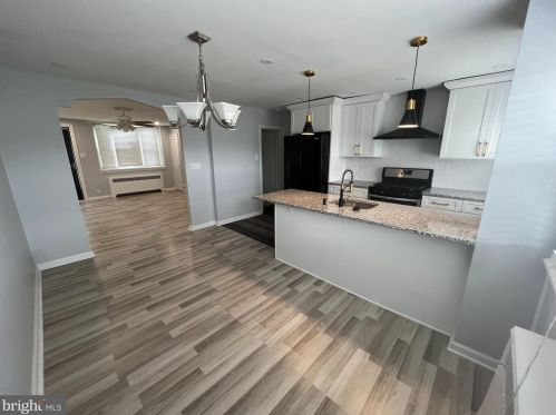 6445 Marsden St, Philadelphia PA 19135-2706 exterior