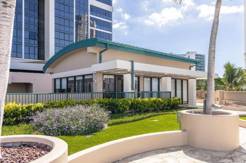 600 Queen St, Honolulu HI 96813-5115 exterior