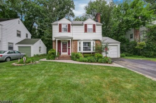 83 Colfax Rd, Springfield, NJ 07081-1118
