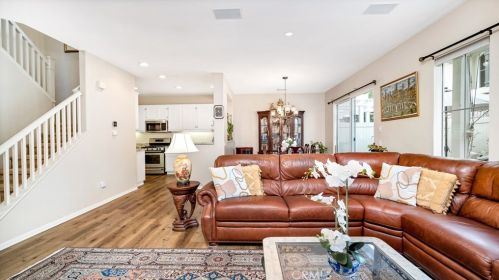 21 Salton, Irvine CA  92602-2425 exterior