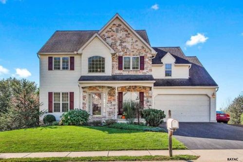 106 Woodland Dr, York, PA 17407-1259