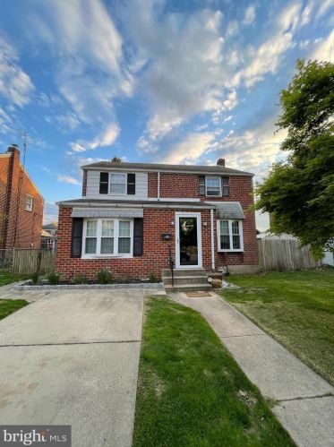 914 Longshore Ave, Philadelphia, PA 19111-4409