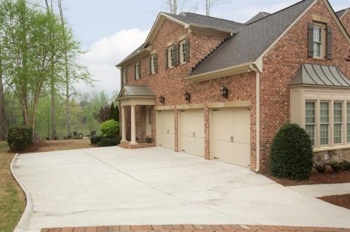 195 Grandmar Chase, Holly Springs, GA 30115-6498