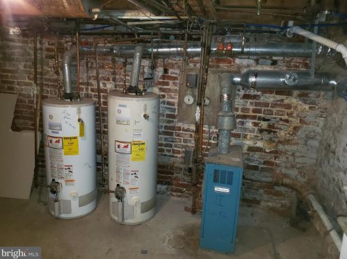 2441 11 St, Philadelphia PA  19133-1414 exterior