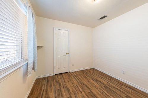 4719 Castleman Dr, Austin TX  78725-1720 exterior