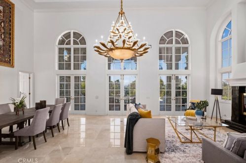 1 Charlotte, Irvine CA  92603-3448 exterior