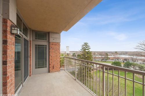 45 Prairie Park Dr, Wheeling IL  60090-2717 exterior