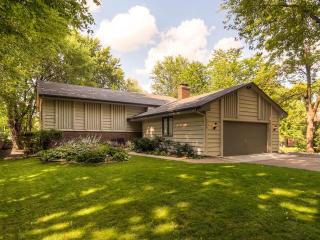 16810 28th Ave, Minneapolis, MN 55447-1750
