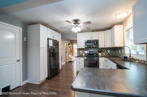 18 Francis Mills Rd, East Freehold NJ  07728-7944 exterior