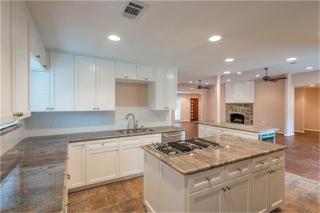 6222 Braesheather Cir, Houston TX  77096-3700 exterior