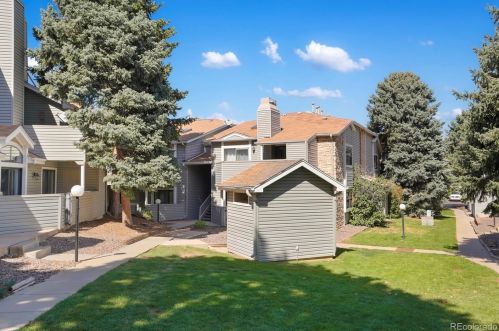 922 Walden St, Denver, CO 80017-2605