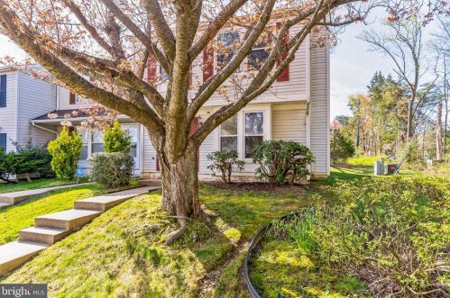 4721 Still Pl, Woodbridge, VA 22193-3015