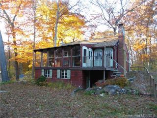 324 Shore Dr, Guilford, CT 06437-1568