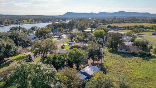 1803 Bluebonnet Ln, Lakeside Heights, TX 78639-5802